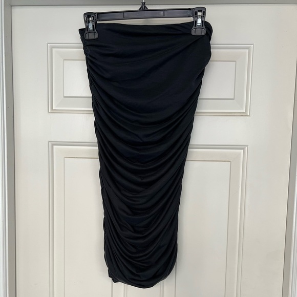 Alice & Olivia Classics Ruched Strapless Mini Dress Dark Gray - Picture 1 of 6